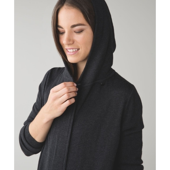 Lululemon Peace of Mind Hooded Wrap in Heathered Black Size 4 - Picture 5 of 12
